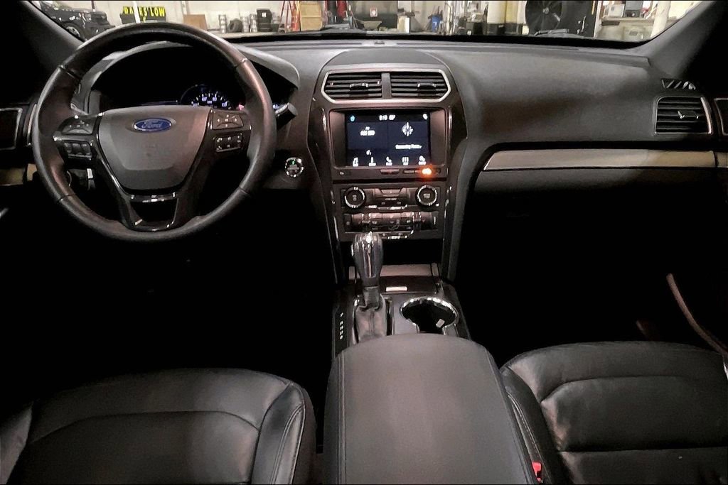Certified 2018 Ford Explorer XLT w/ Equipment Group 202A AWD/4WD image 14