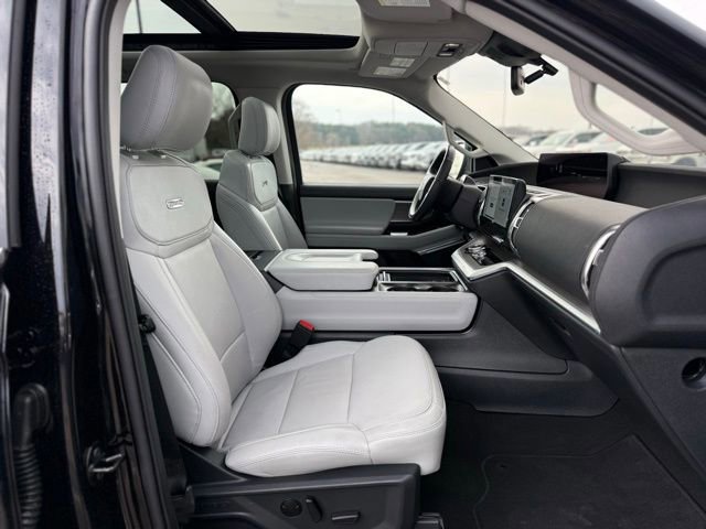 Certified 2025 Ford Expedition Platinum image 35