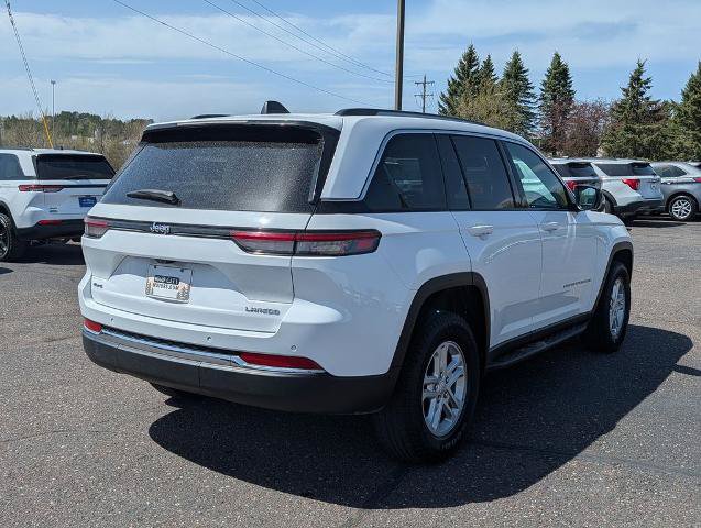 Used 2023 Jeep Grand Cherokee Laredo AWD/4WD image 5