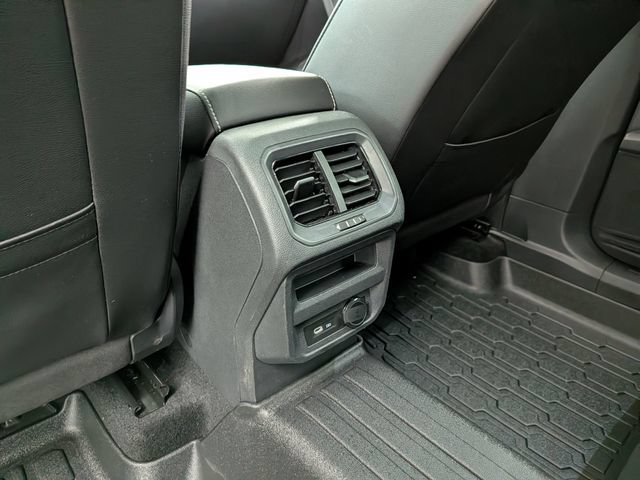 Used 2024 Volkswagen Tiguan SE R-Line w/ MDO Package, Two-Row AWD/4WD image 18