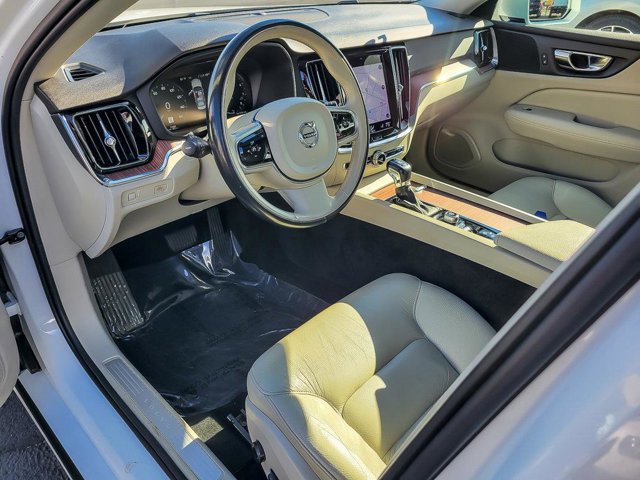 Used 2021 Volvo S60 T5 Momentum image 13