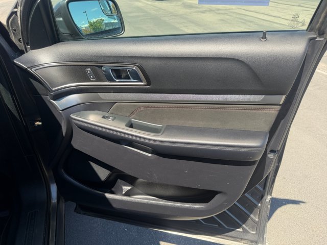 Certified 2018 Ford Explorer XLT w/ Equipment Group 202A AWD/4WD image 29