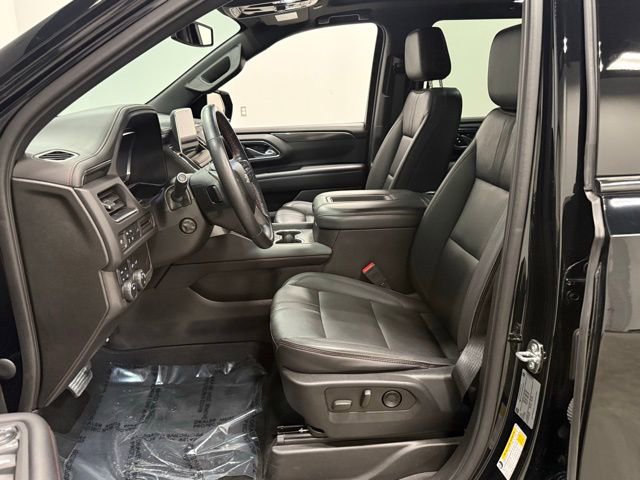 Used 2022 Chevrolet Suburban RST w/ Luxury Package image 14