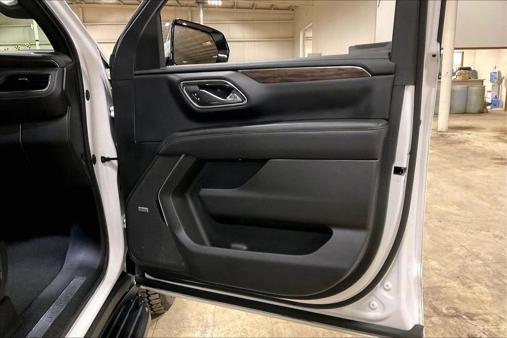Used 2023 Chevrolet Suburban Premier image 22