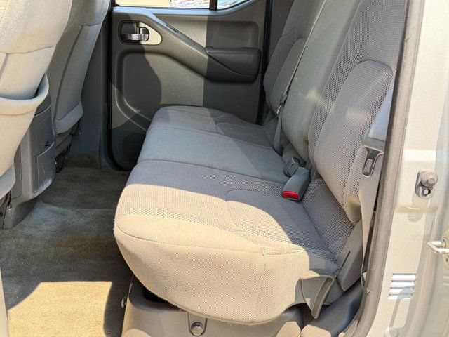 Used 2018 Nissan Frontier SV AWD/4WD image 35
