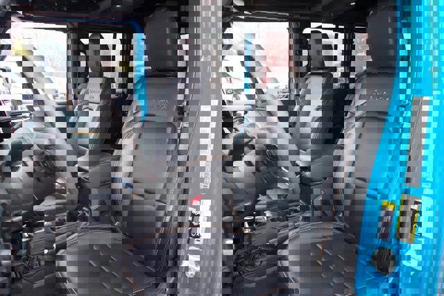 Used 2024 Jeep Wrangler Unlimited Sahara w/ Technology Group image 16