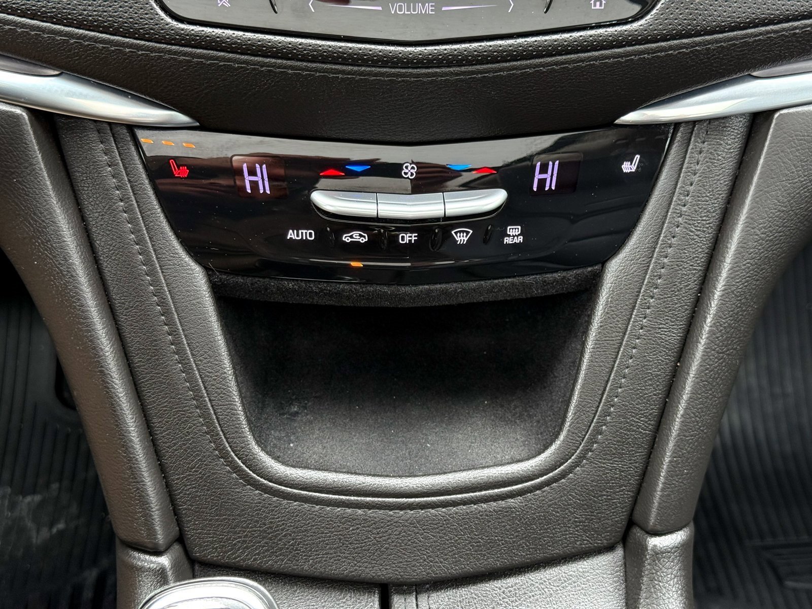 Used 2018 Cadillac XT5 Luxury w/ Driver Awareness Package image 27