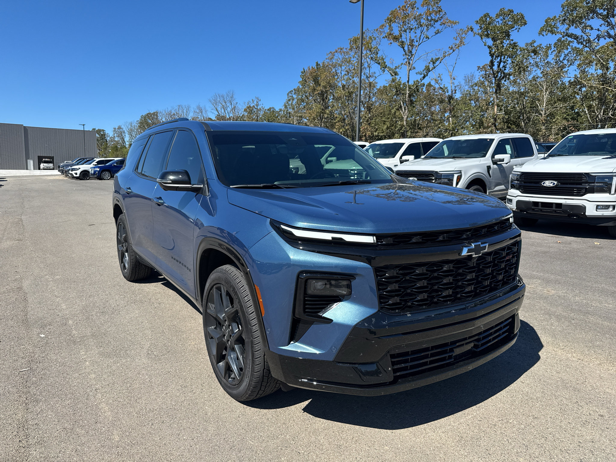 Used 2026 Chevrolet Traverse RS FWD image 3
