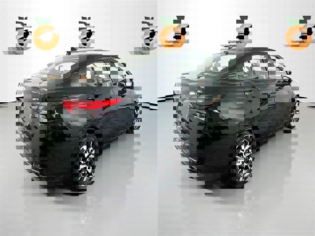 Used 2021 Nissan Versa SV image 5