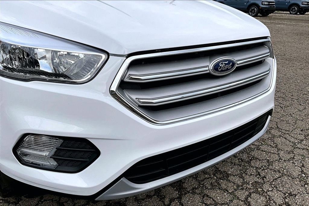 Certified 2019 Ford Escape SE image 28
