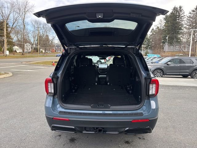 Certified 2025 Ford Explorer ST-Line AWD/4WD image 9