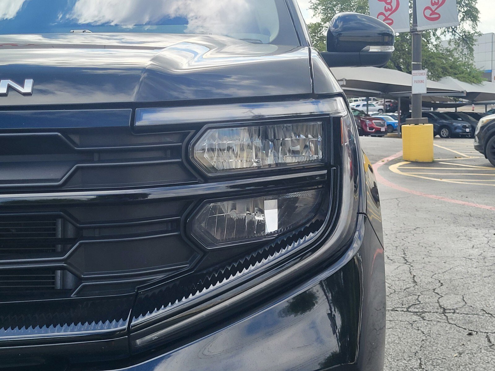 Certified 2025 Ford Expedition Active image 11