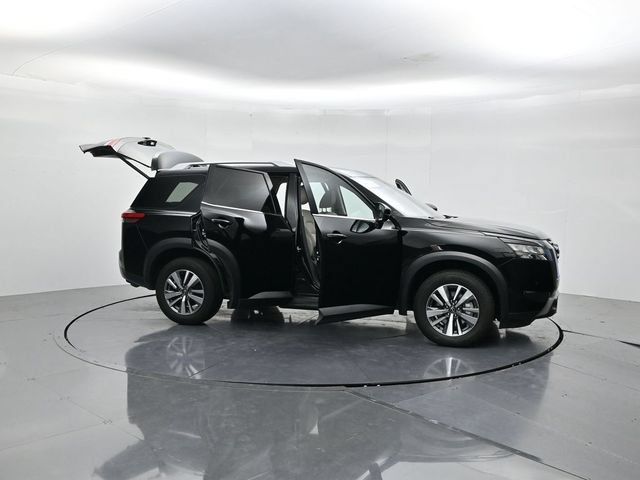Used 2025 Nissan Pathfinder SL FWD image 53
