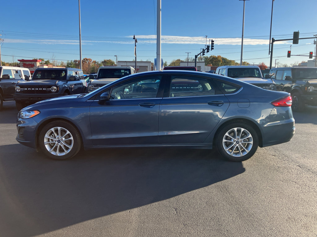 Certified 2019 Ford Fusion SE image 2