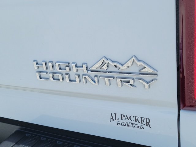 Used 2022 Chevrolet Silverado 3500 High Country w/ Technology Package AWD/4WD image 8