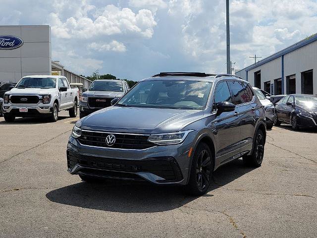 Used 2024 Volkswagen Tiguan SE R-Line w/ MDO Package, Three-Row FWD image 2