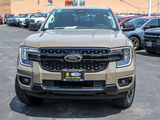 Certified 2025 Ford Ranger XLT w/ Black Appearance Package AWD/4WD image 4