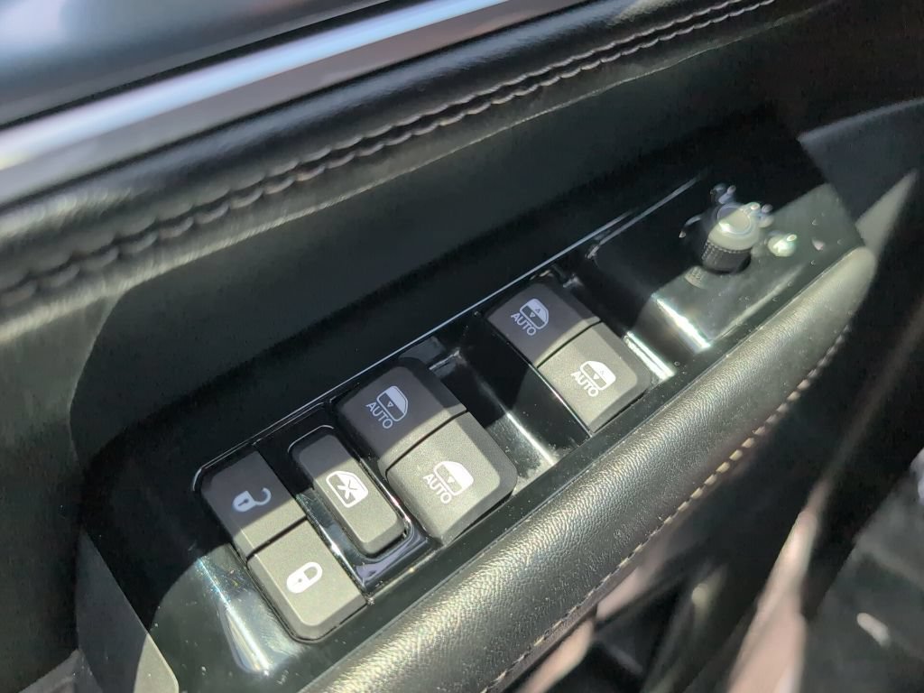 Used 2024 Jeep Wagoneer L Series II RWD image 26