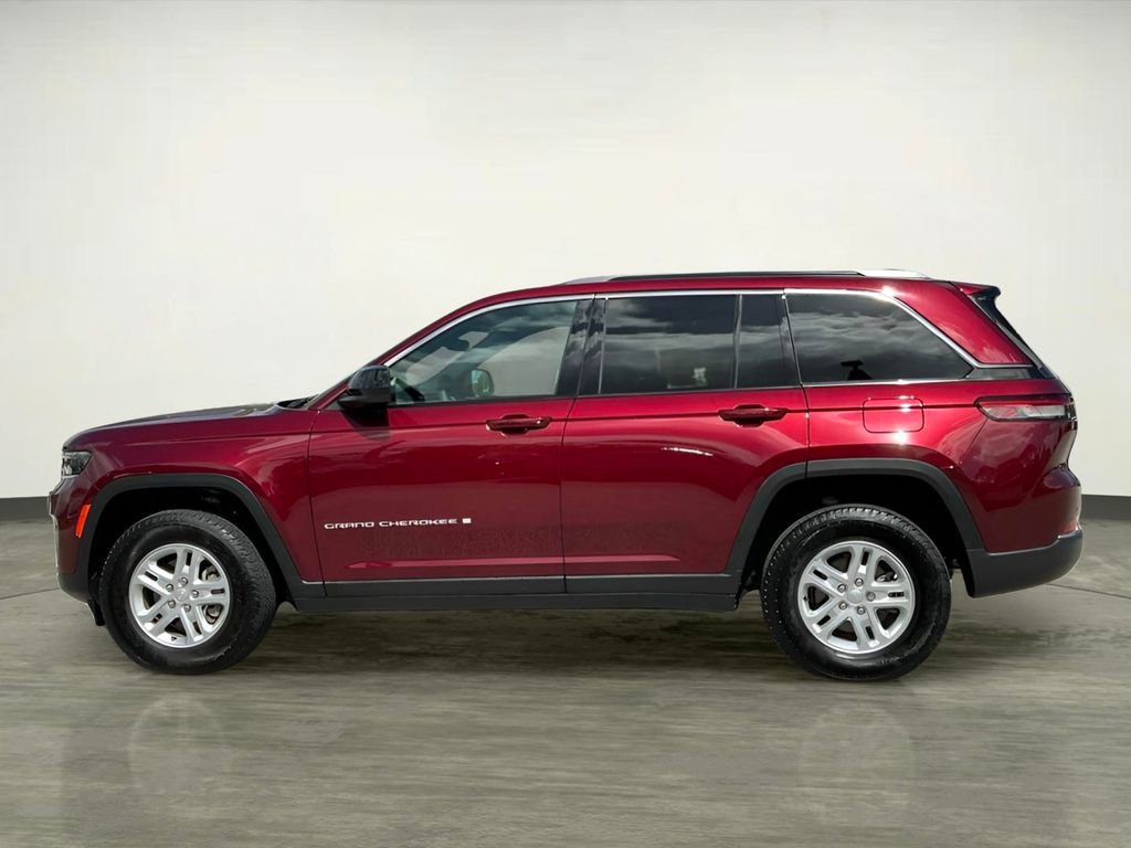 Used 2025 Jeep Grand Cherokee Laredo w/ Trailer Tow Package image 3