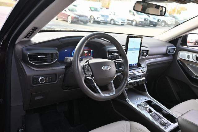 Certified 2022 Ford Explorer Platinum w/ Equipment Group 601A image 21