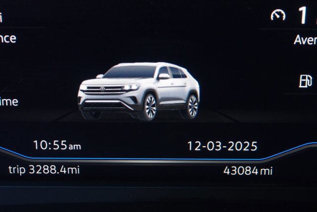 Used 2022 Volkswagen Atlas Cross Sport SE image 27