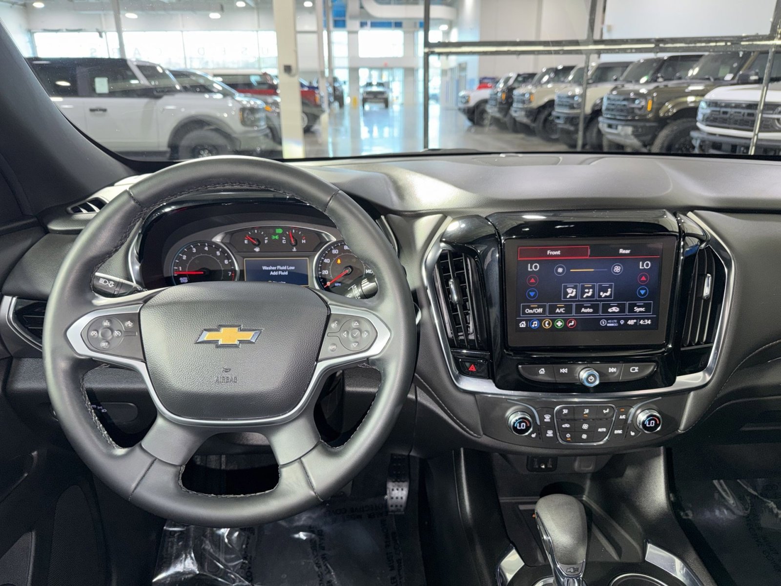 Used 2023 Chevrolet Traverse LT image 27