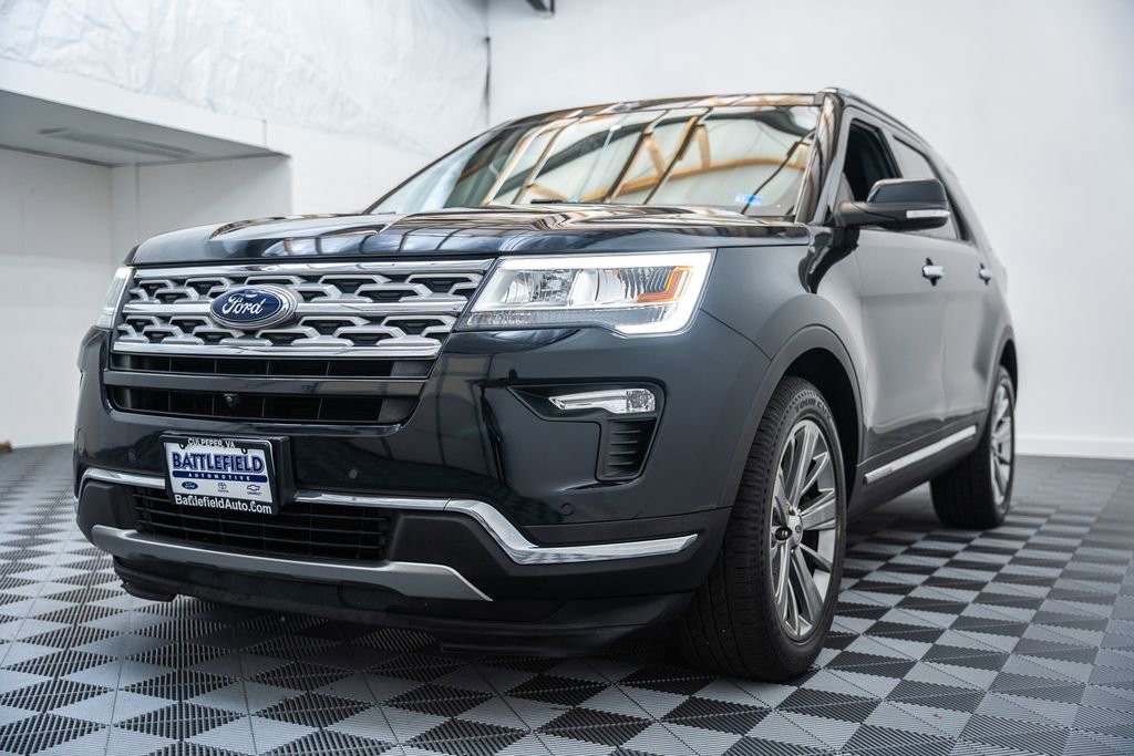 Certified 2018 Ford Explorer Limited AWD/4WD image 3