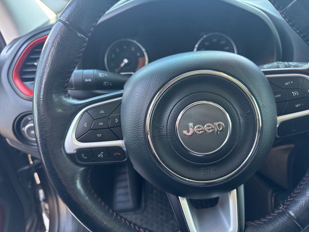 Used 2021 Jeep Renegade Trailhawk w/ Sun & Sound Group image 8