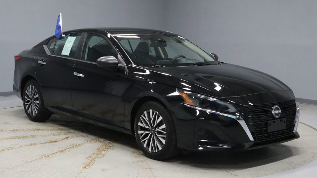 Used 2025 Nissan Altima 2.5 SV image 7