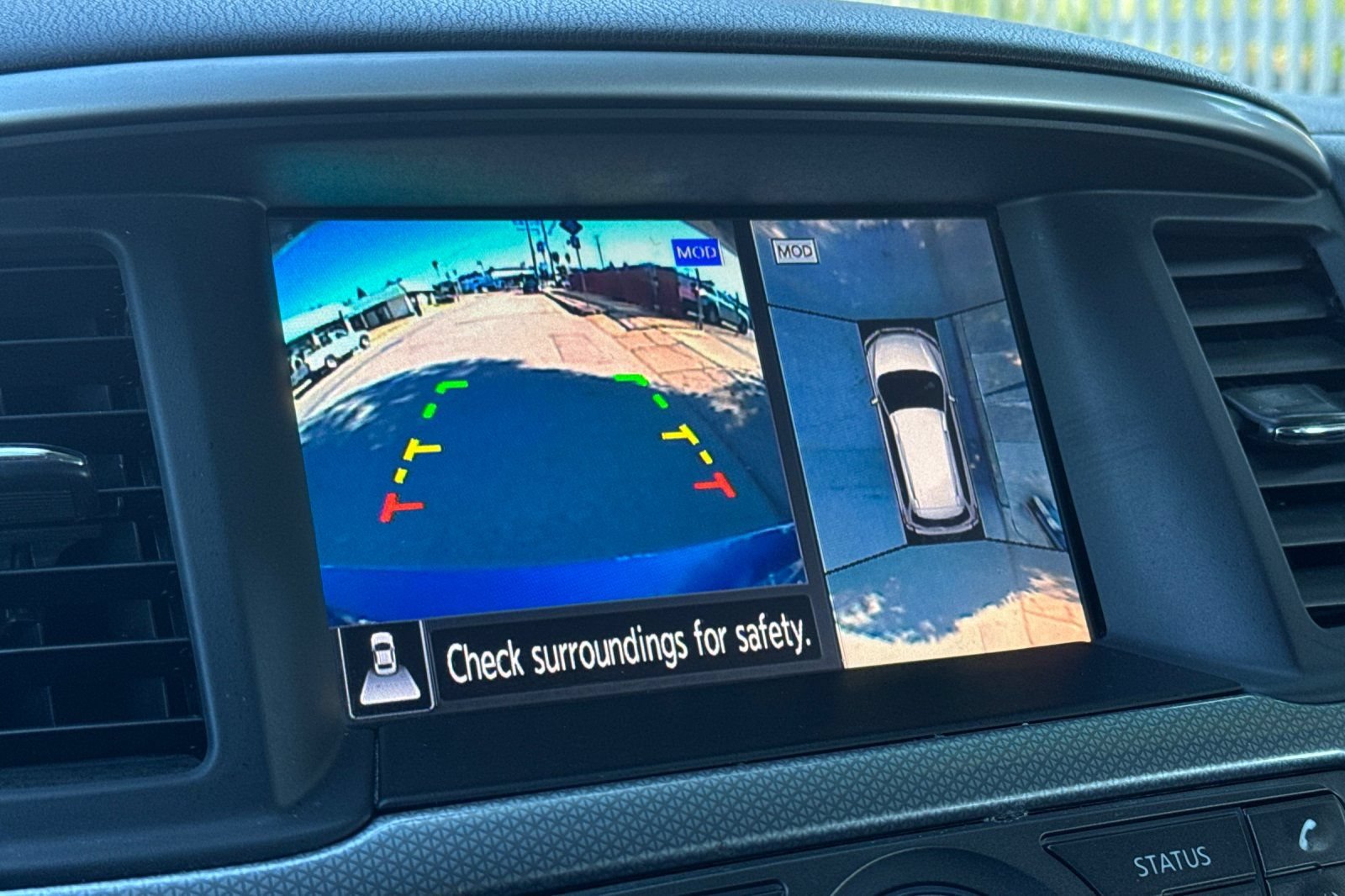 Used 2020 Nissan Pathfinder SL FWD image 18