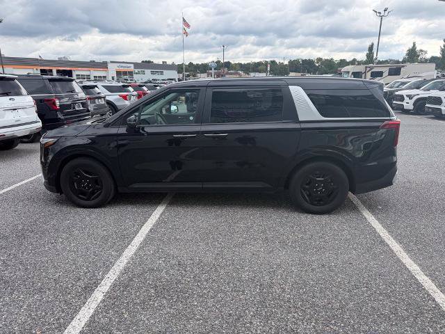 Used 2025 Kia Carnival FWD image 5