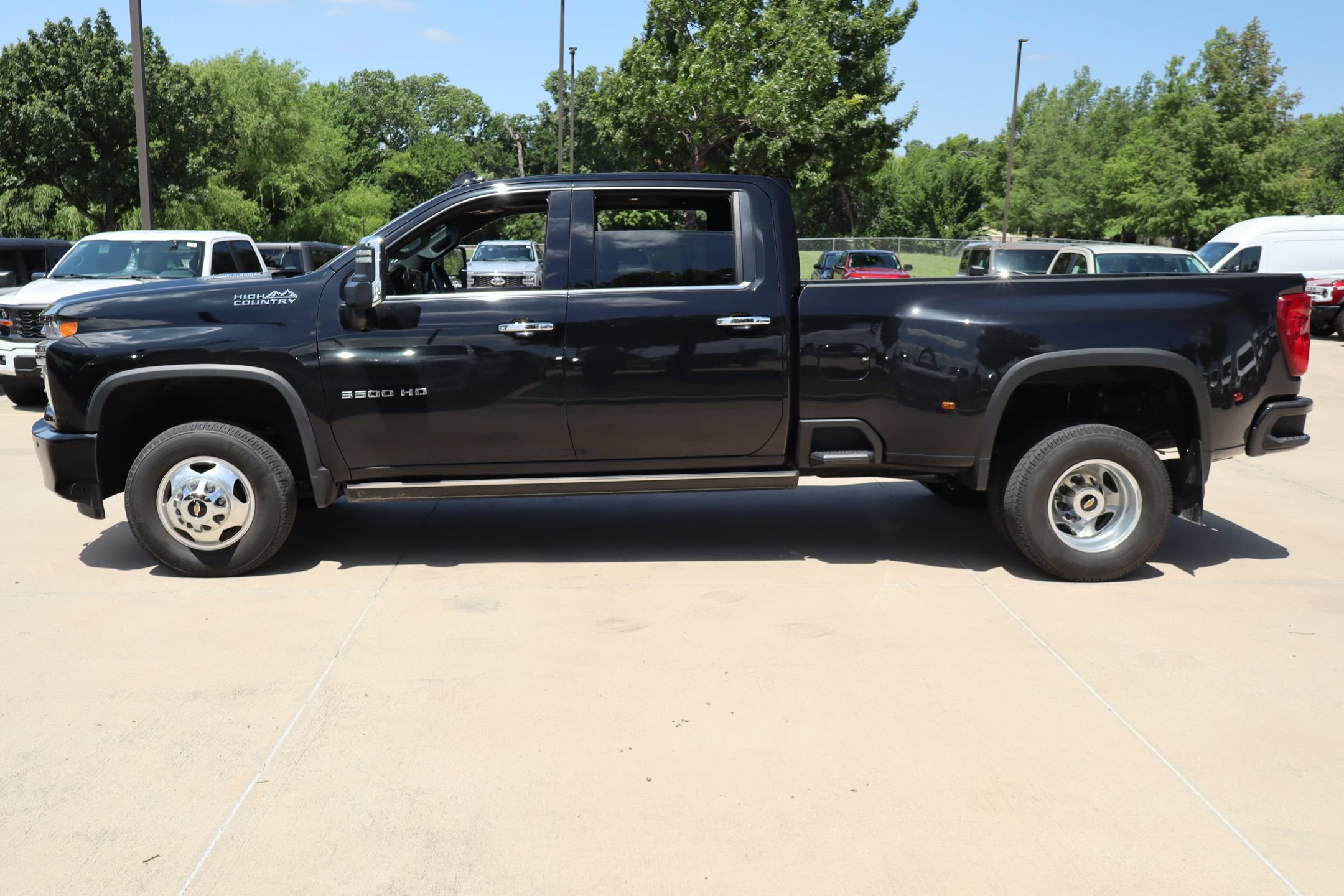 Used 2023 Chevrolet Silverado 3500 High Country AWD/4WD image 7