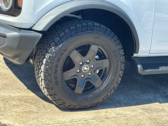 Certified 2025 Ford Bronco Outer Banks w/ Black Appearance Package AWD/4WD image 11