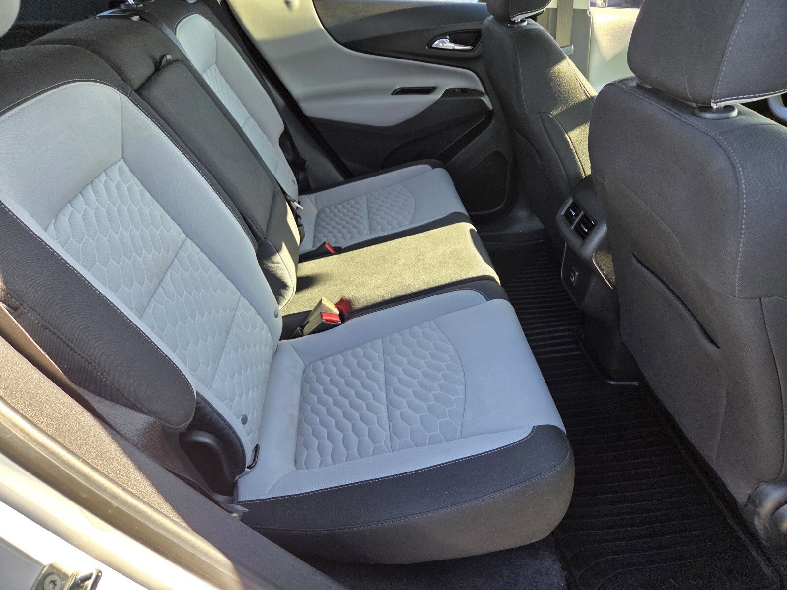 Used 2020 Chevrolet Equinox LS w/ LS Convenience Package image 14