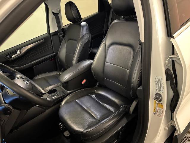 Certified 2022 Ford Escape Titanium image 17