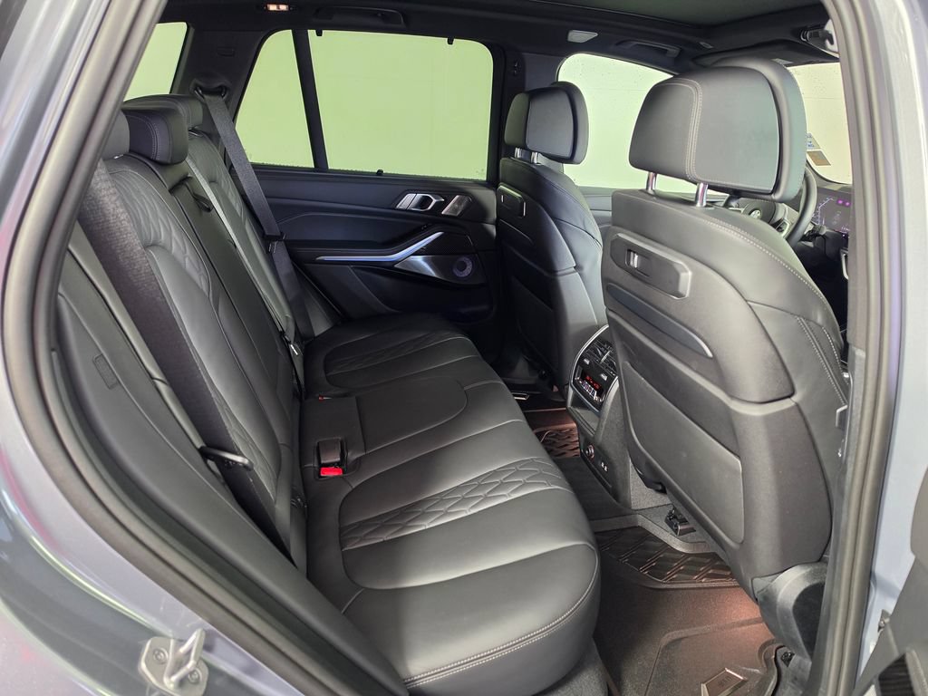 Used 2024 BMW X5 M60i AWD/4WD image 12