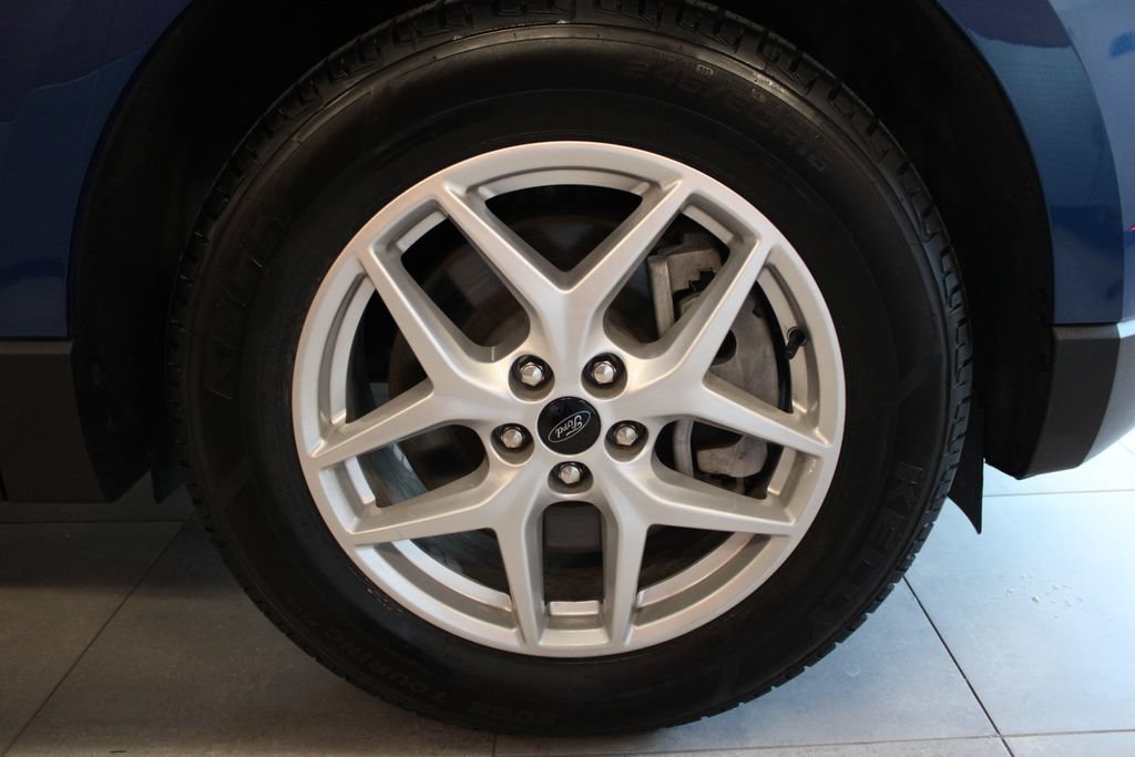 Certified 2024 Ford Edge SEL w/ Convenience Package AWD/4WD image 11