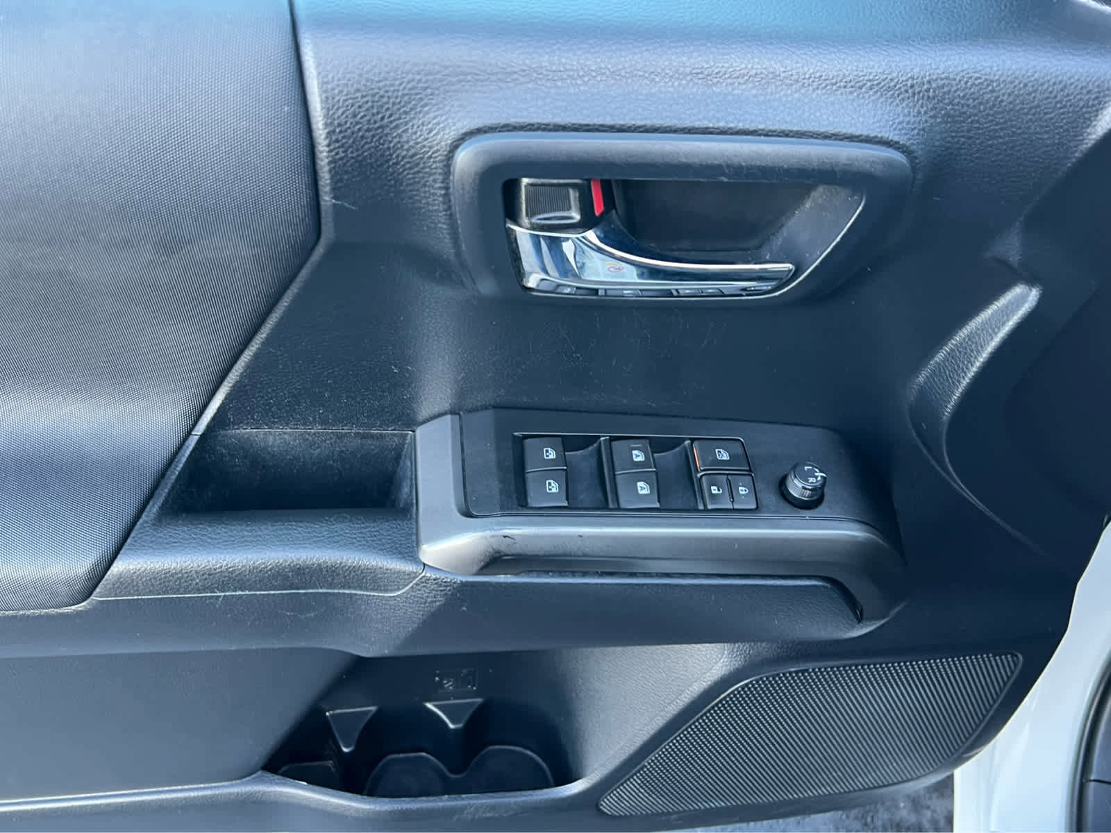 Used 2019 Toyota Tacoma TRD Sport w/ Technology Package AWD/4WD image 27