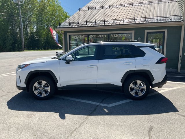 Used 2023 Toyota RAV4 XLE AWD/4WD image 10