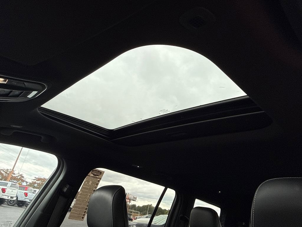 Used 2025 Jeep Grand Cherokee L Altitude RWD image 35
