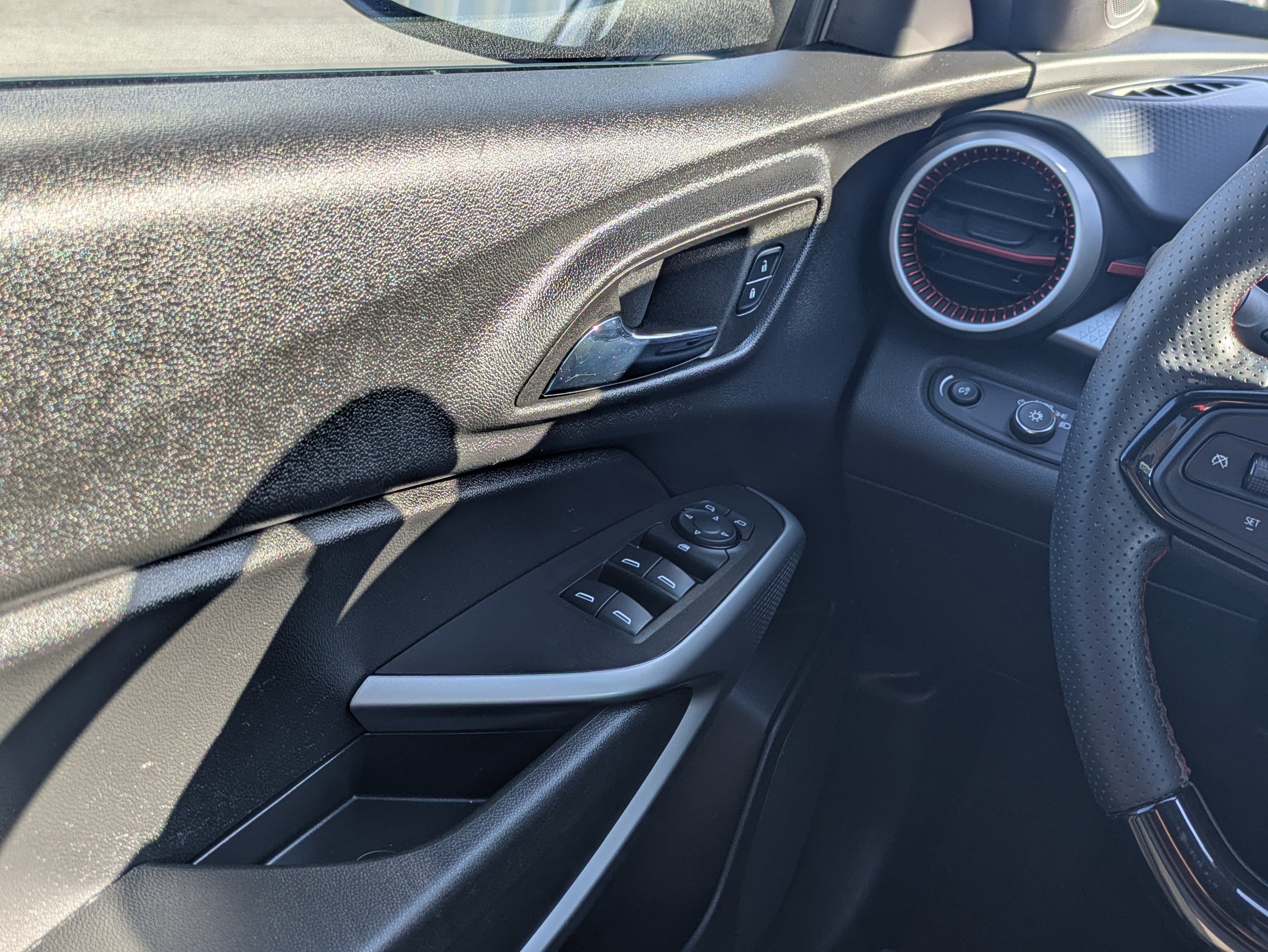 Used 2024 Chevrolet Trax RS w/ Driver Confidence Package image 21