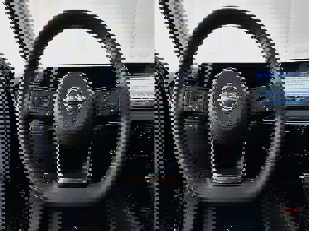 Used 2025 Nissan Kicks SR FWD image 15