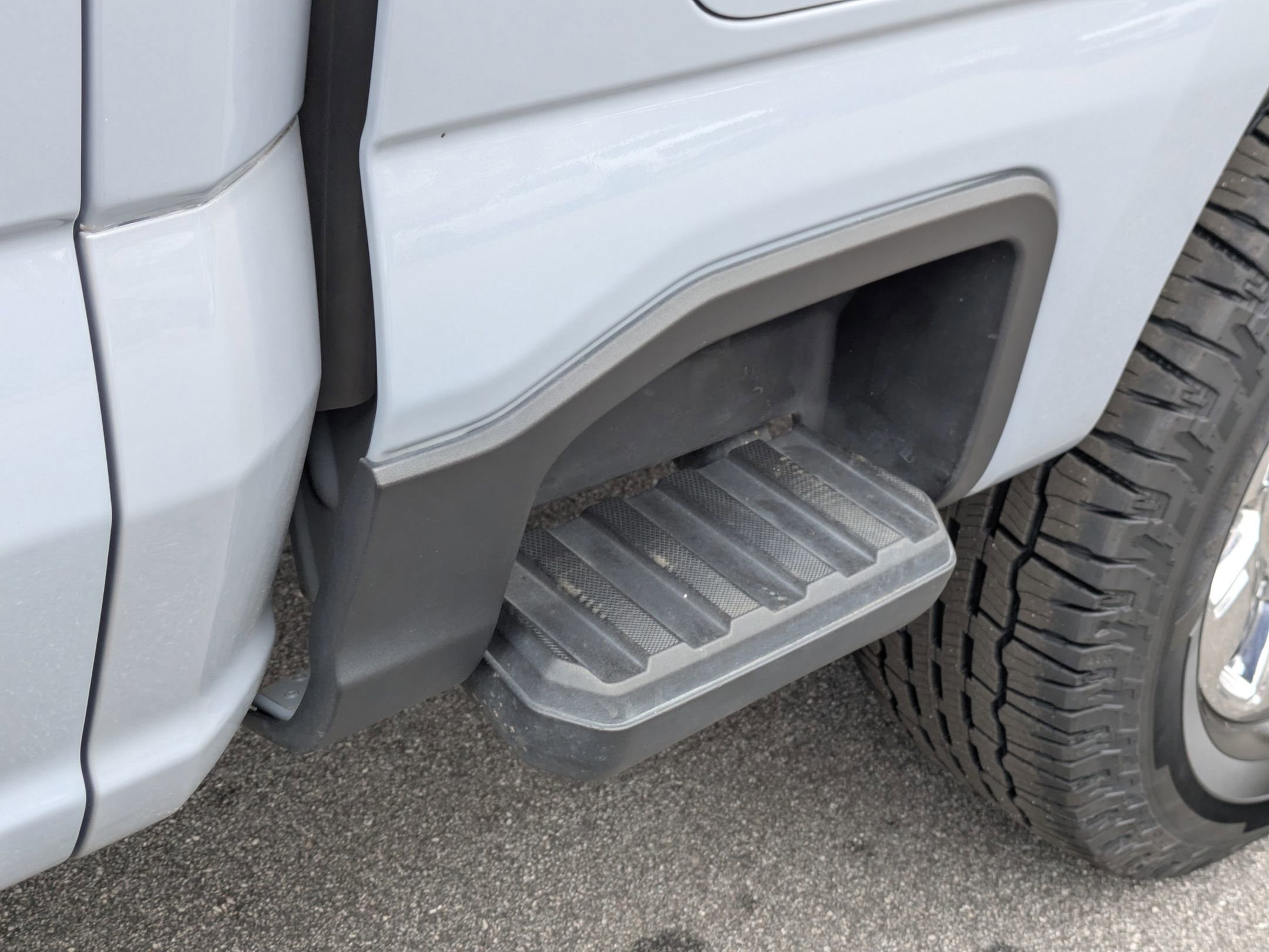 Certified 2024 Ford F350 Lariat w/ Chrome Package image 31