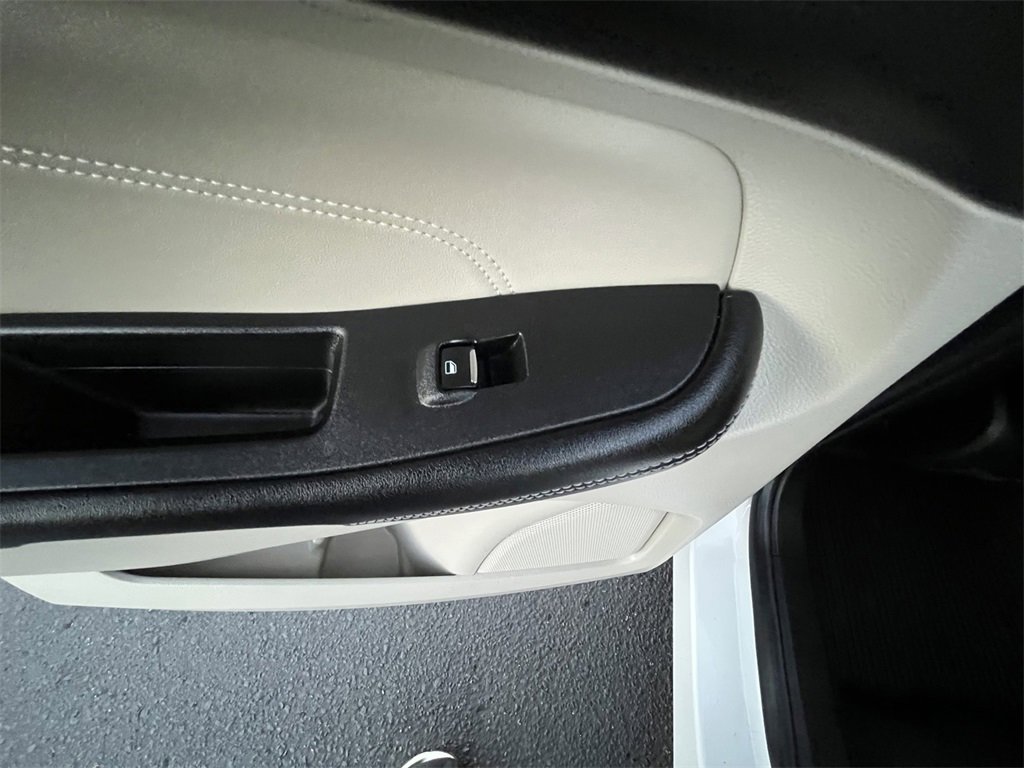 Certified 2022 Ford Edge Titanium w/ Class II Trailer Tow Package image 26