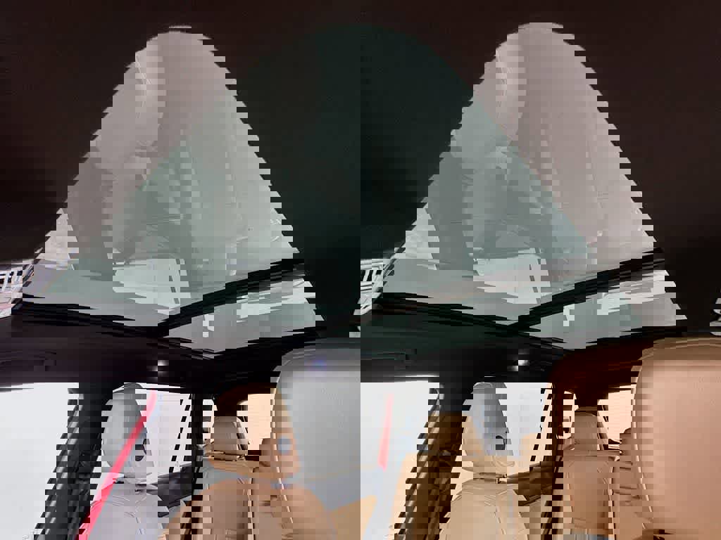 Used 2024 Volkswagen Tiguan SE R-Line image 30