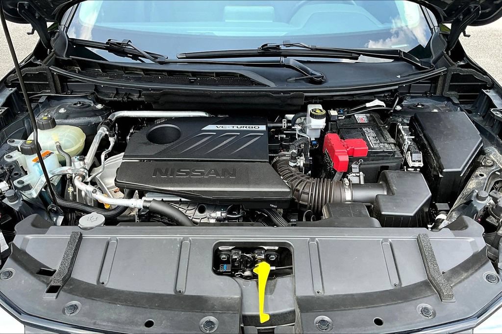 Used 2025 Nissan Rogue SV FWD image 32