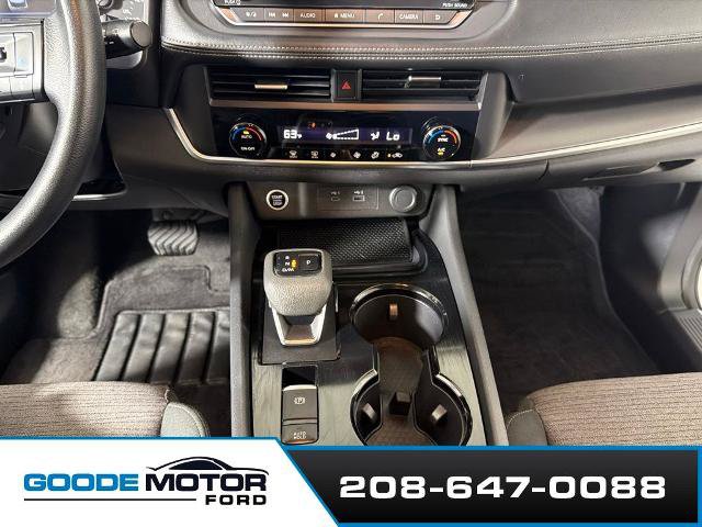 Used 2023 Nissan Rogue SV AWD/4WD image 17