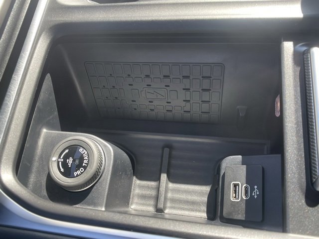 Certified 2025 Ford Expedition Active image 31