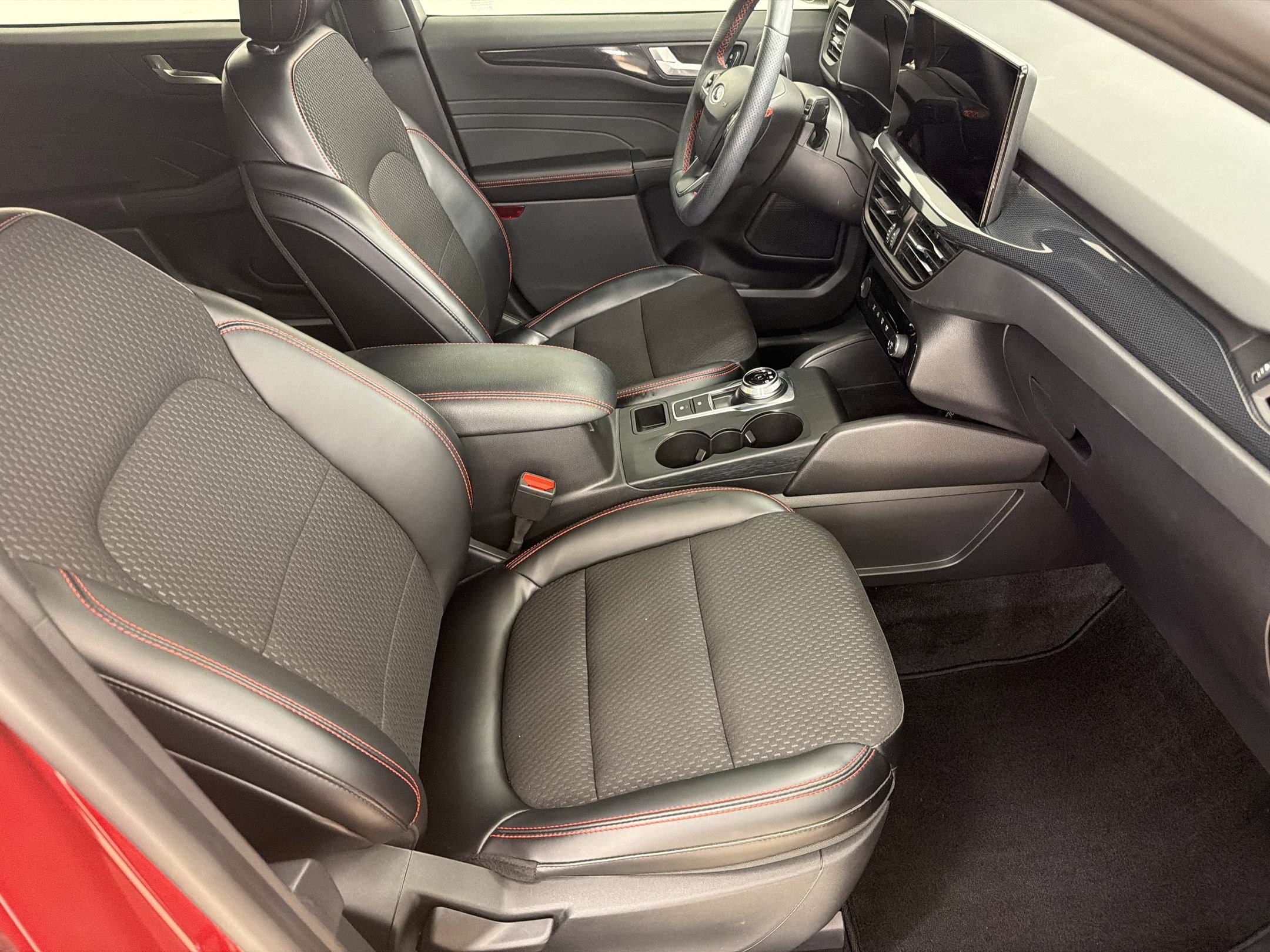 Certified 2024 Ford Escape ST-Line w/ Tech Pack #1 FWD image 27