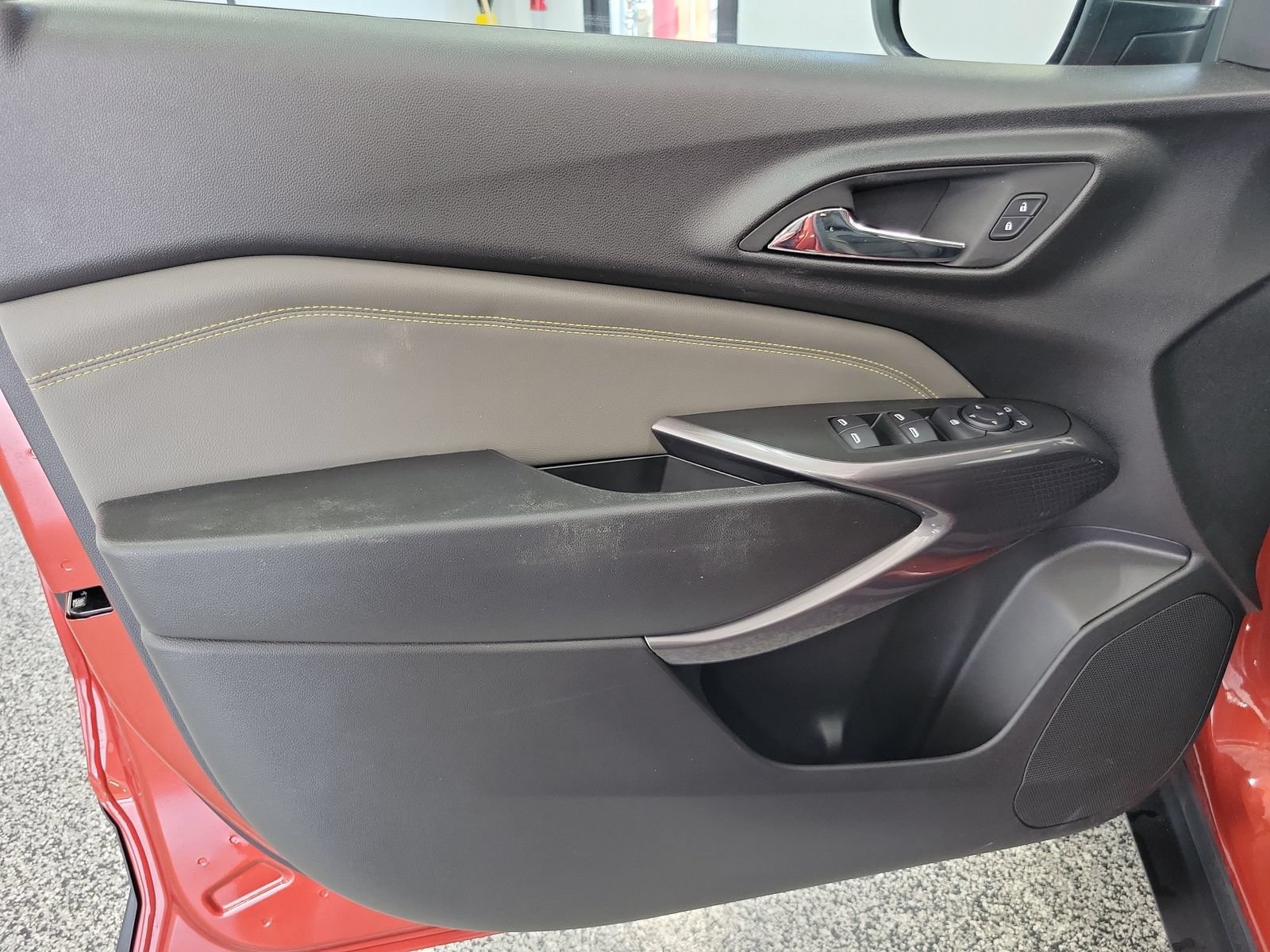 Used 2024 Chevrolet Trax ACTIV w/ Sunroof Package FWD image 6